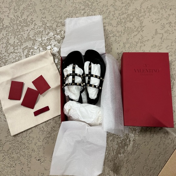 Valentino black with gold rock stud jelly flats. Size 36 - Picture 2 of 5